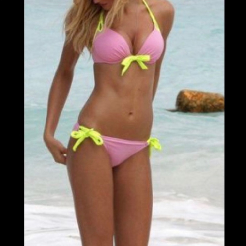 NWOT Victoria’s Secret swim bikini top.